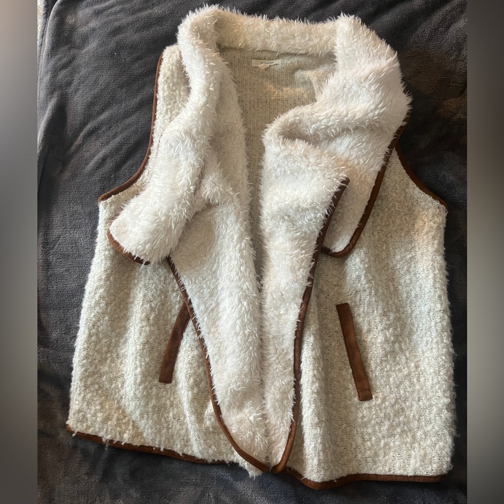 Maurice’s L/XL Soft and Cozy Vest